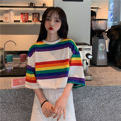 Camiseta feminina Rainbow T-shirt listrada punk com decote em O casual Harajuku camiseta manga curta camisa coreana fashion camiseta feminina top